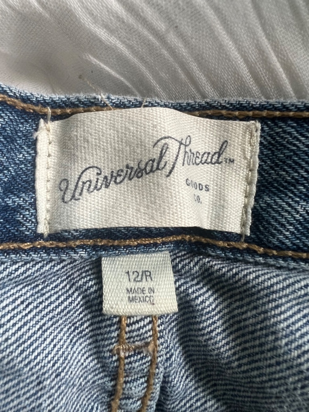 Universal Thread jeans - Picture 3 of 3